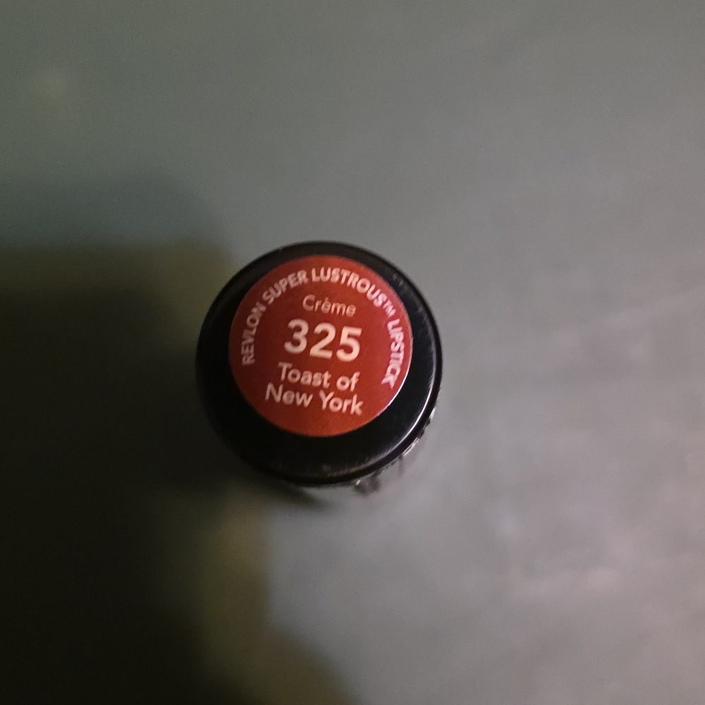 NWT Revlon Super Lustrous Lipstick 325 Toast of New York